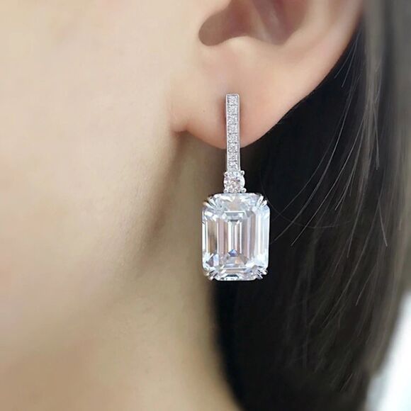 High-Quality Simulated Diamond Baguette Cut Dangle Earrings – Maximum Sparkle ✨ - Picture 4 of 10